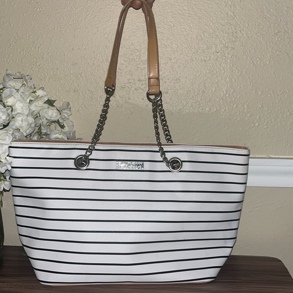 Kenneth Cole reaction, black and white stripes with brown chain handles - Picture 2 of 16